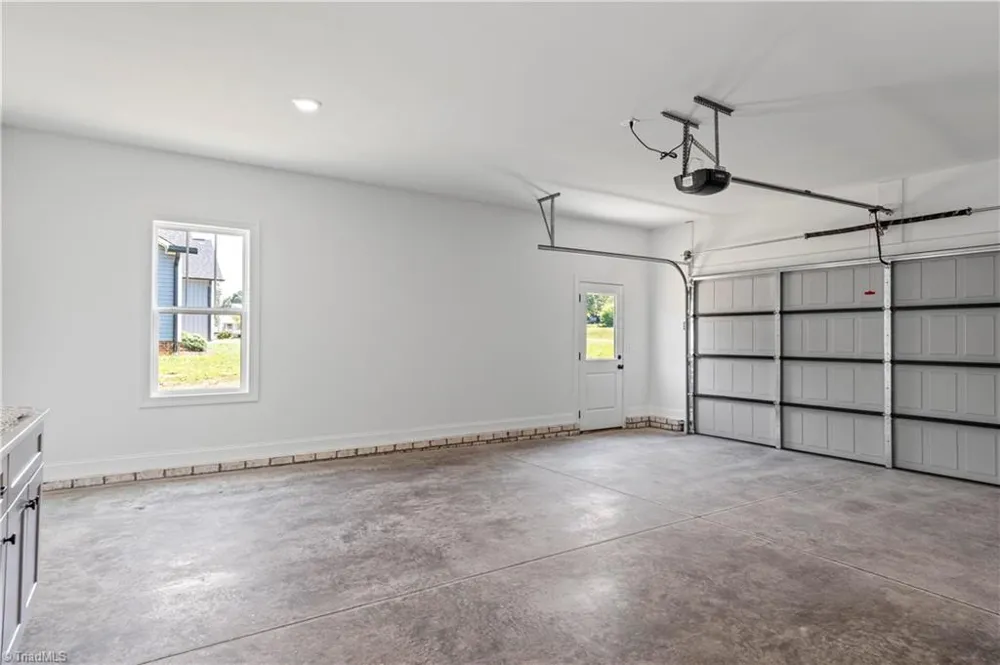 2850 Leonard Road Lexington, NC 27295