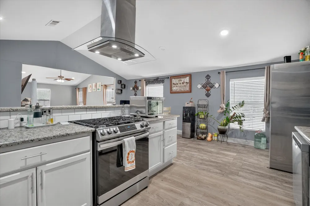 5712 Dana Drive Haltom City, TX 76117