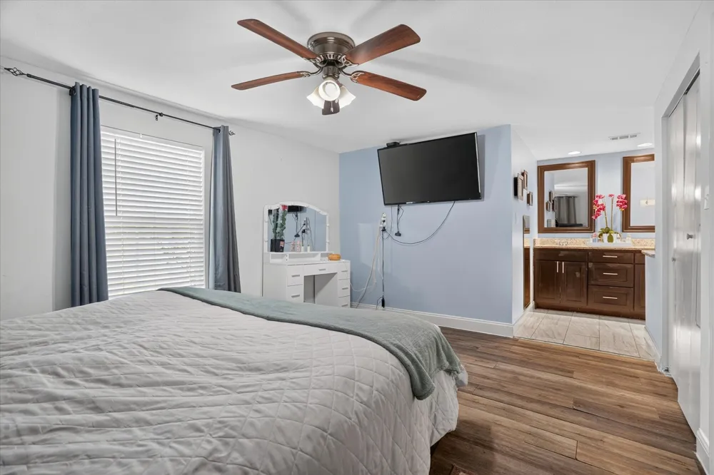 5712 Dana Drive Haltom City, TX 76117