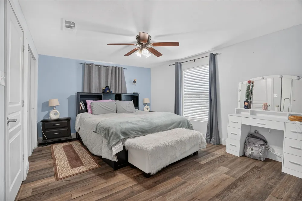5712 Dana Drive Haltom City, TX 76117