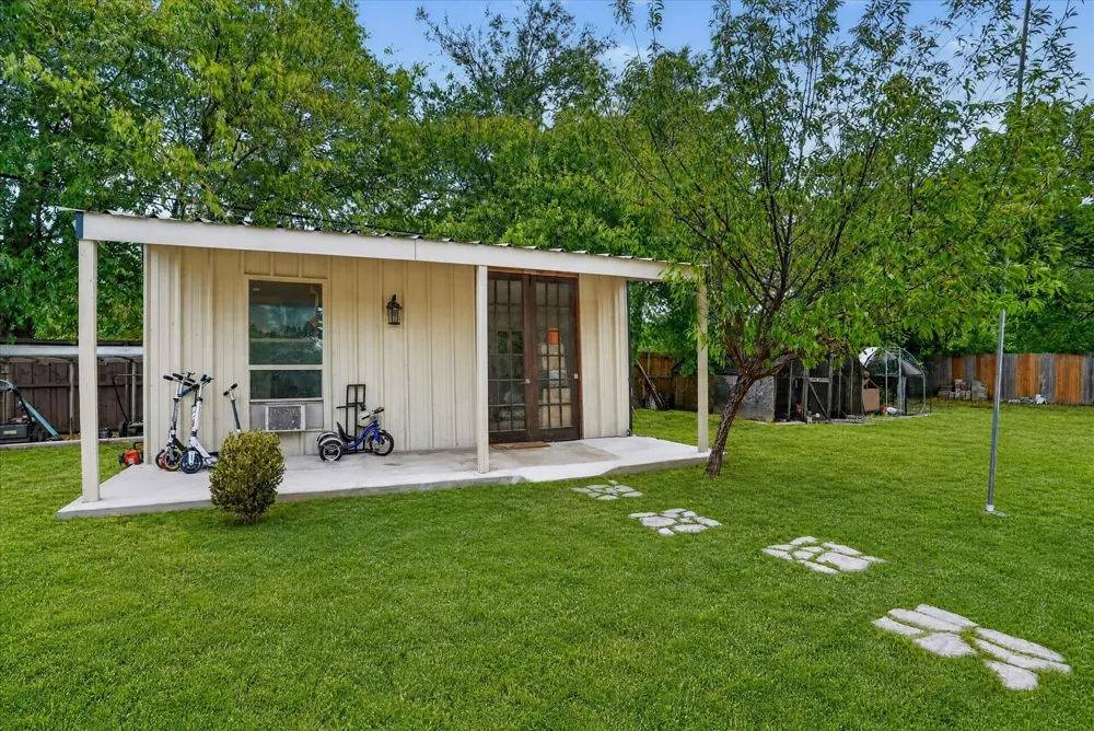 5712 Dana Drive Haltom City, TX 76117
