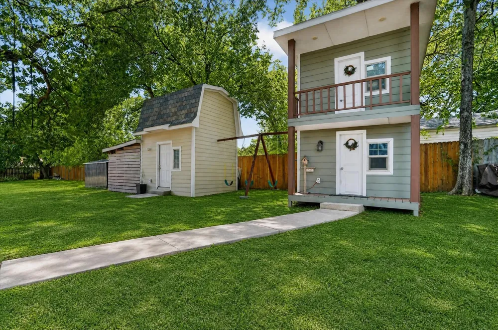 5712 Dana Drive Haltom City, TX 76117
