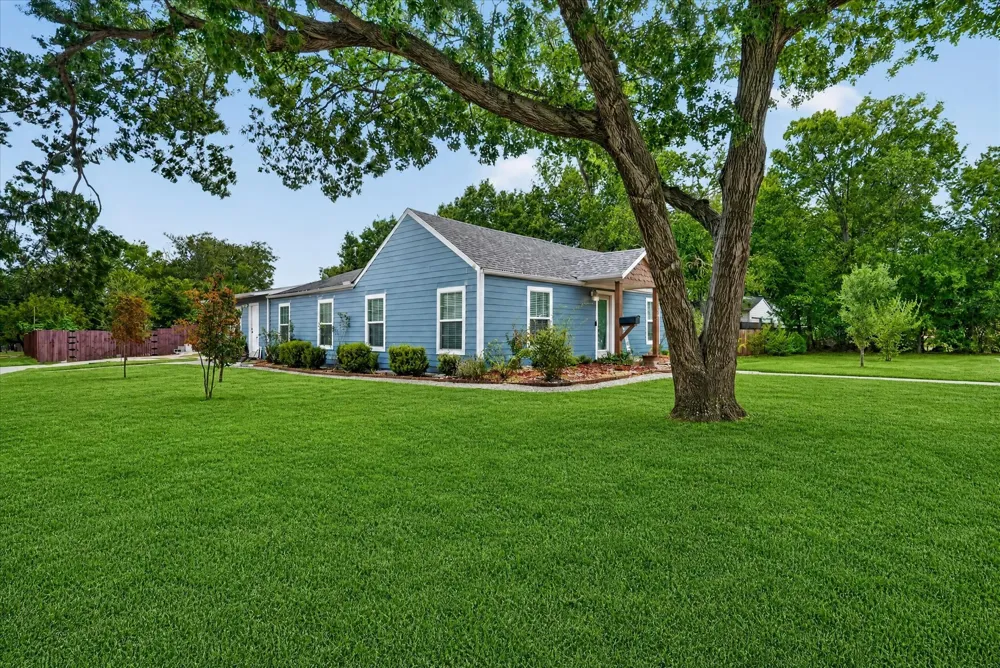 5712 Dana Drive Haltom City, TX 76117