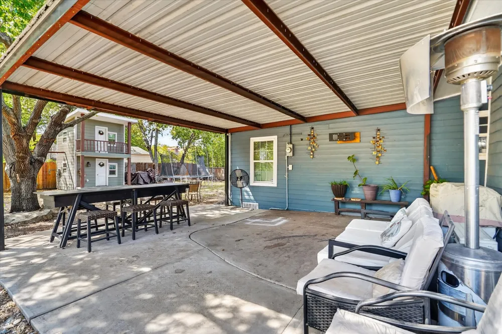 5712 Dana Drive Haltom City, TX 76117