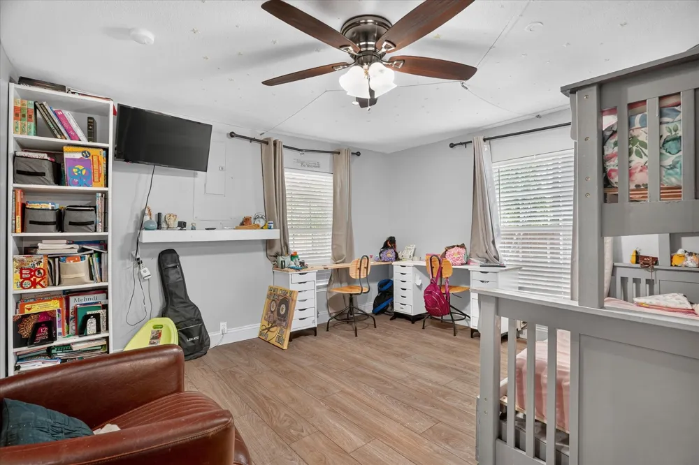 5712 Dana Drive Haltom City, TX 76117