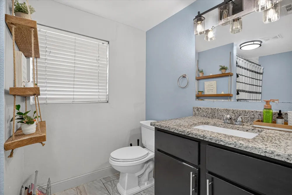 5712 Dana Drive Haltom City, TX 76117