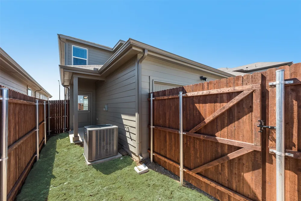 3029 Strawberry Farm Lane Fort Worth, TX 76140