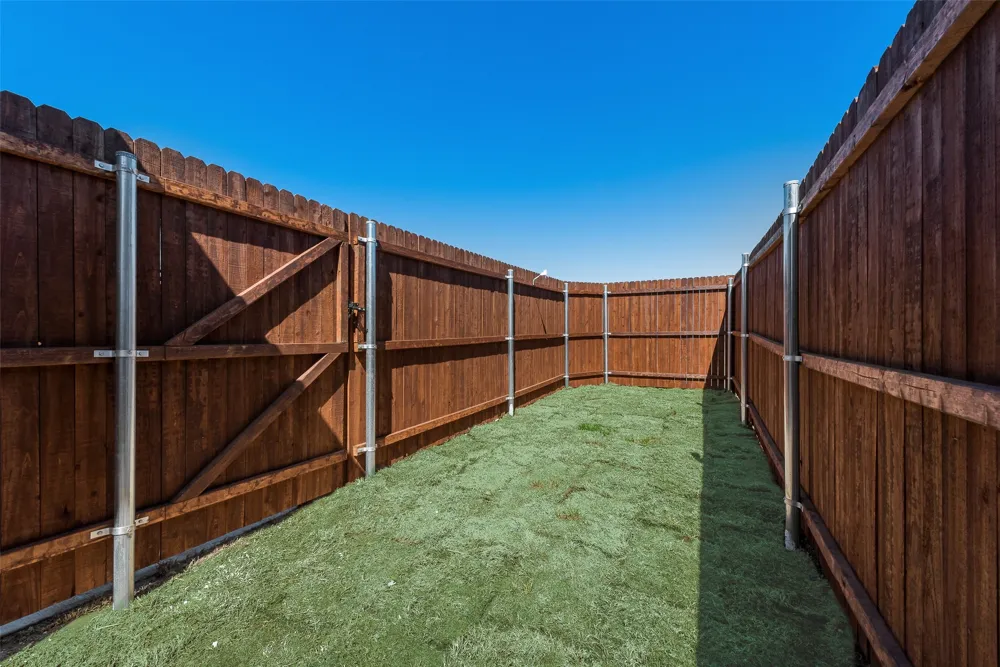 3029 Strawberry Farm Lane Fort Worth, TX 76140