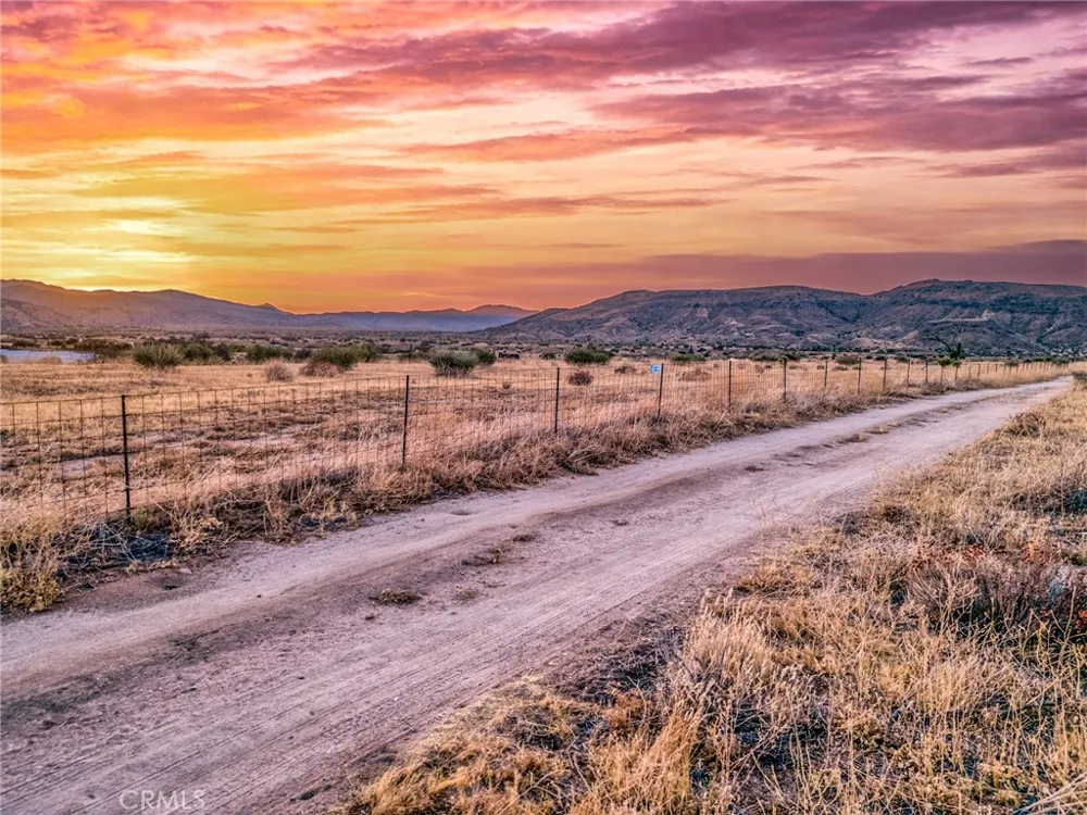 5430 Red Ryder Road Pioneertown, CA 92268