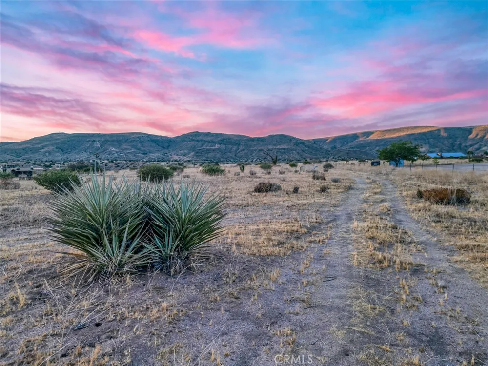 5430 Red Ryder Road Pioneertown, CA 92268