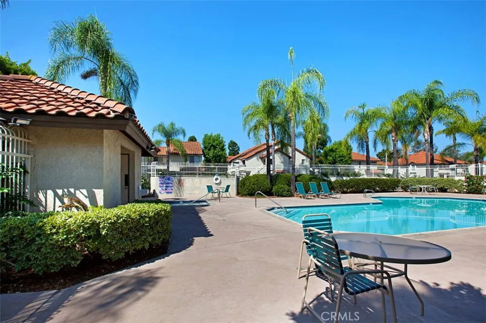 26121 La Real Mission Viejo, CA 92691