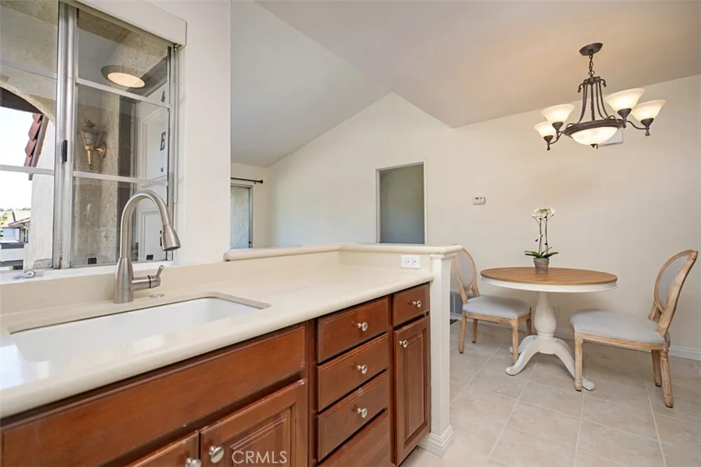 26121 La Real Mission Viejo, CA 92691