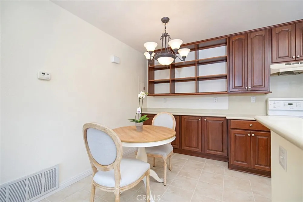 26121 La Real Mission Viejo, CA 92691