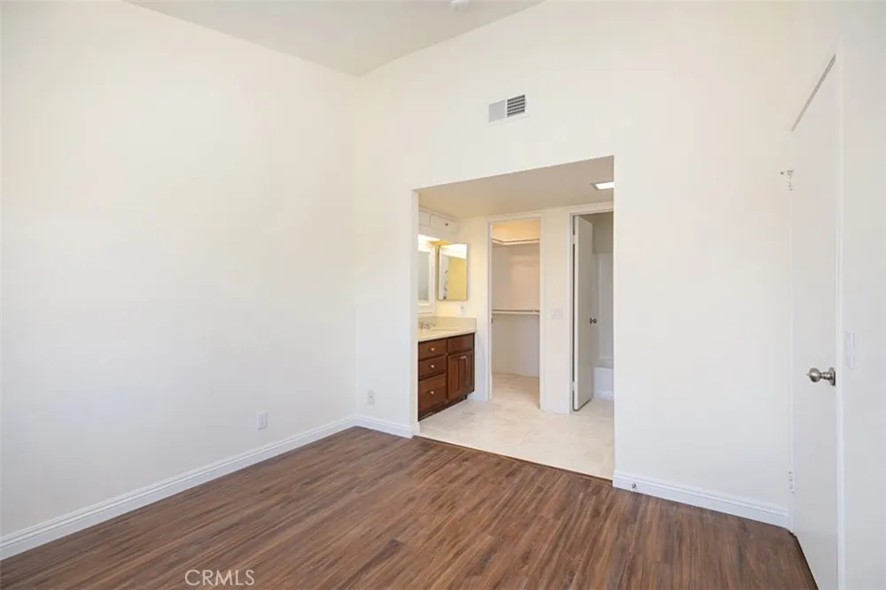 26121 La Real Mission Viejo, CA 92691