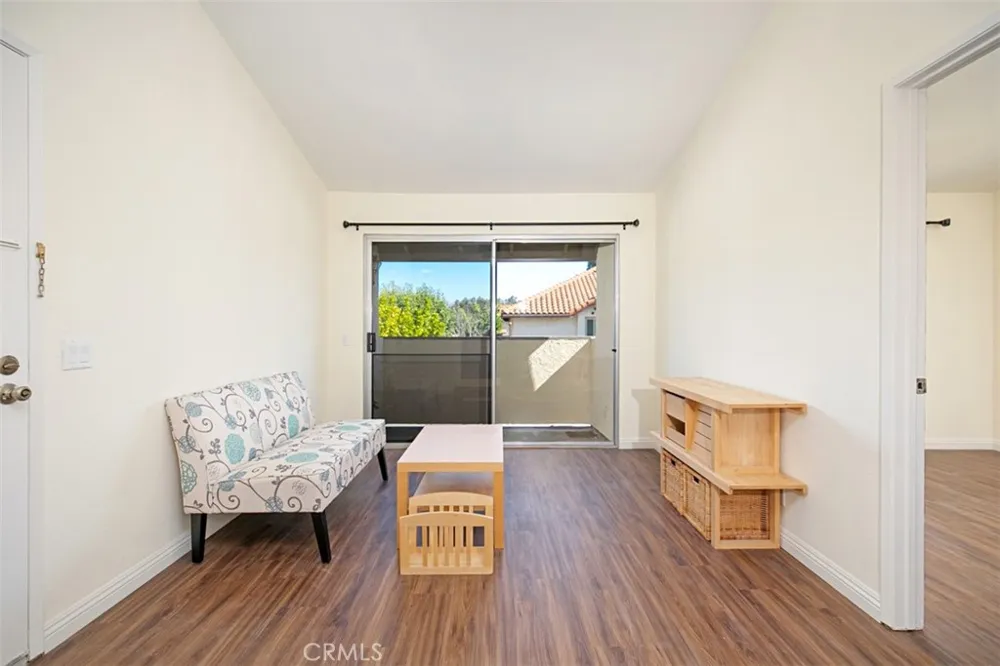 26121 La Real Mission Viejo, CA 92691