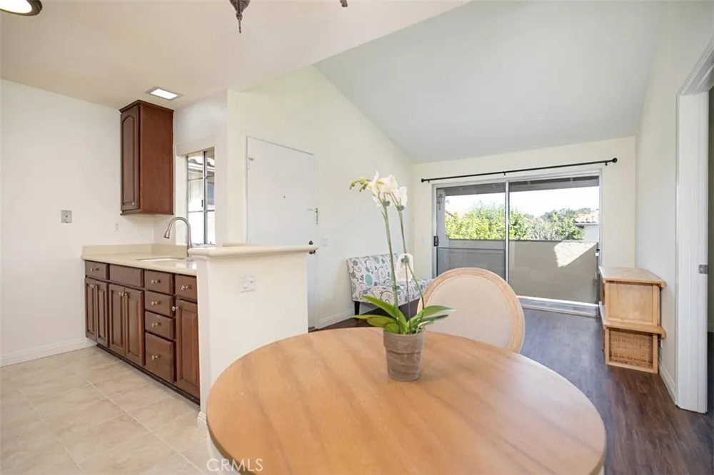 26121 La Real Mission Viejo, CA 92691