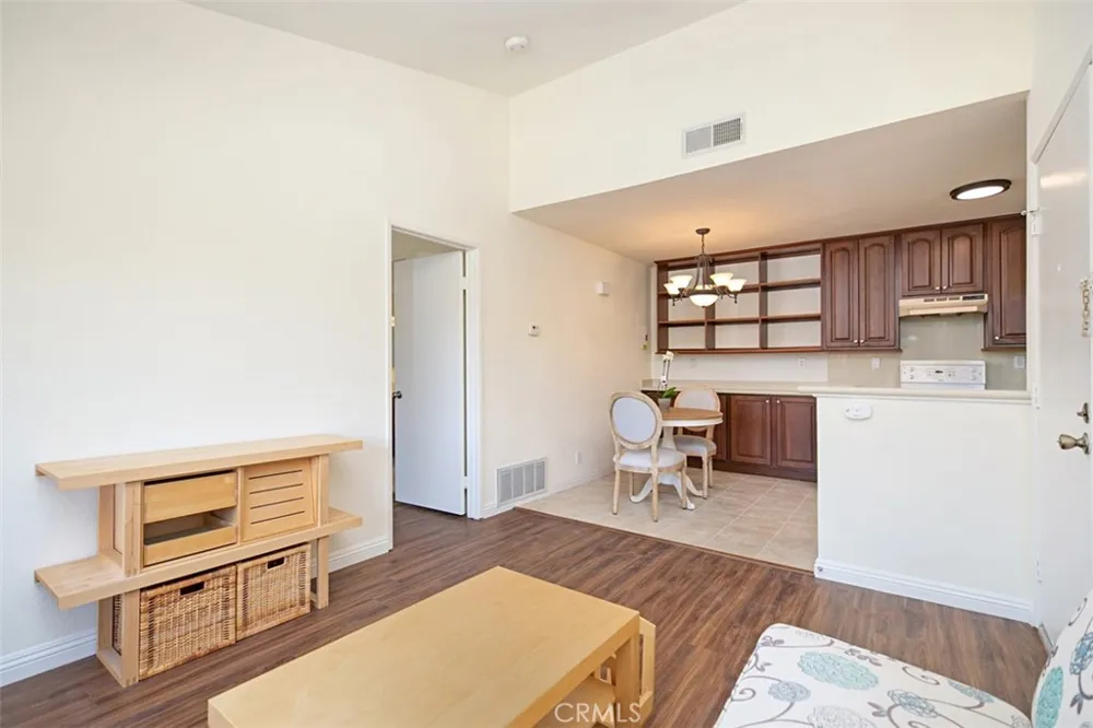 26121 La Real Mission Viejo, CA 92691