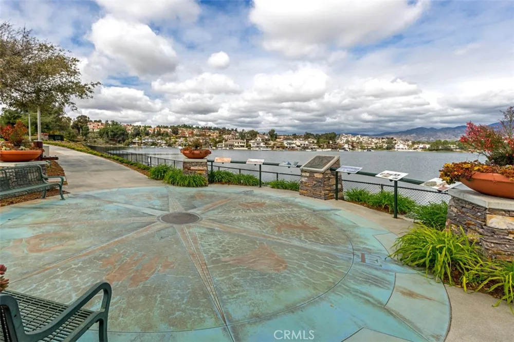 26121 La Real Mission Viejo, CA 92691
