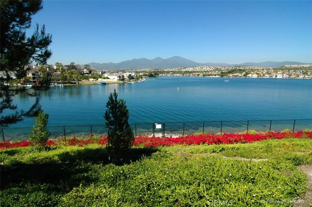 26121 La Real Mission Viejo, CA 92691
