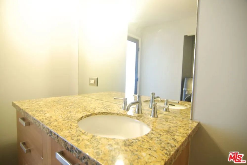 460 S Spring Street #907 Los Angeles, CA 90013