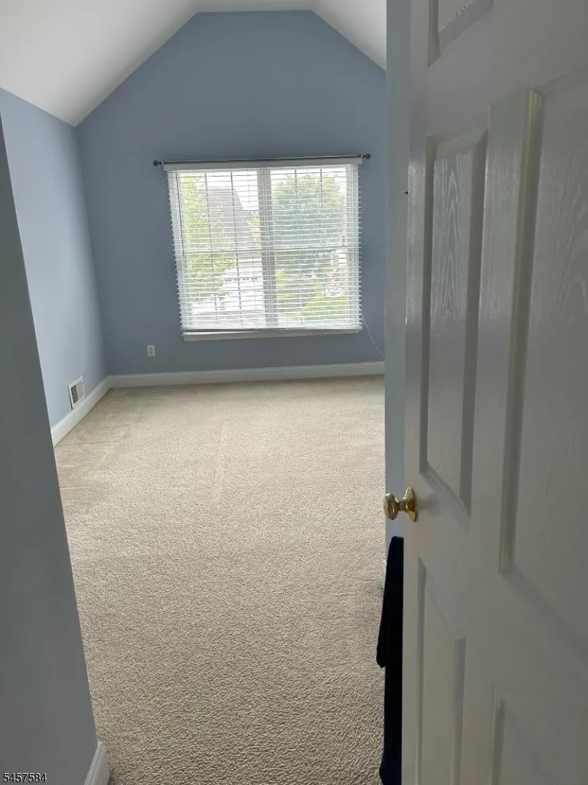 86 Briar Ct Hardyston, NJ 07419