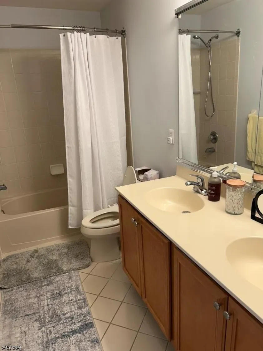 86 Briar Ct Hardyston, NJ 07419