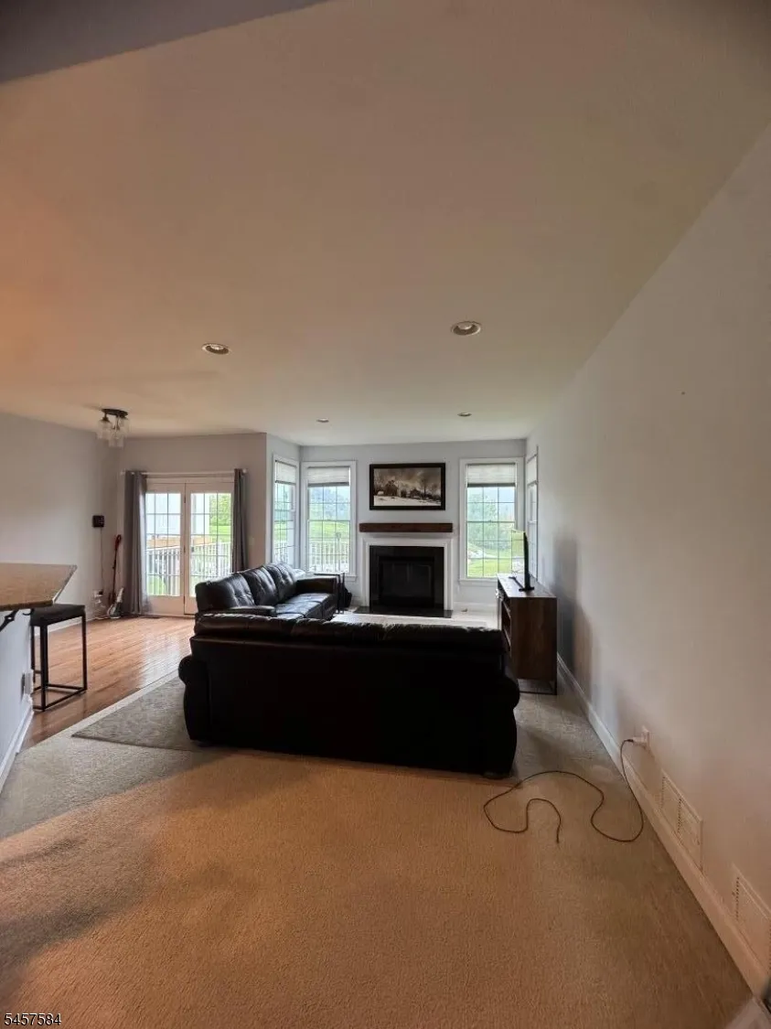 86 Briar Ct Hardyston, NJ 07419