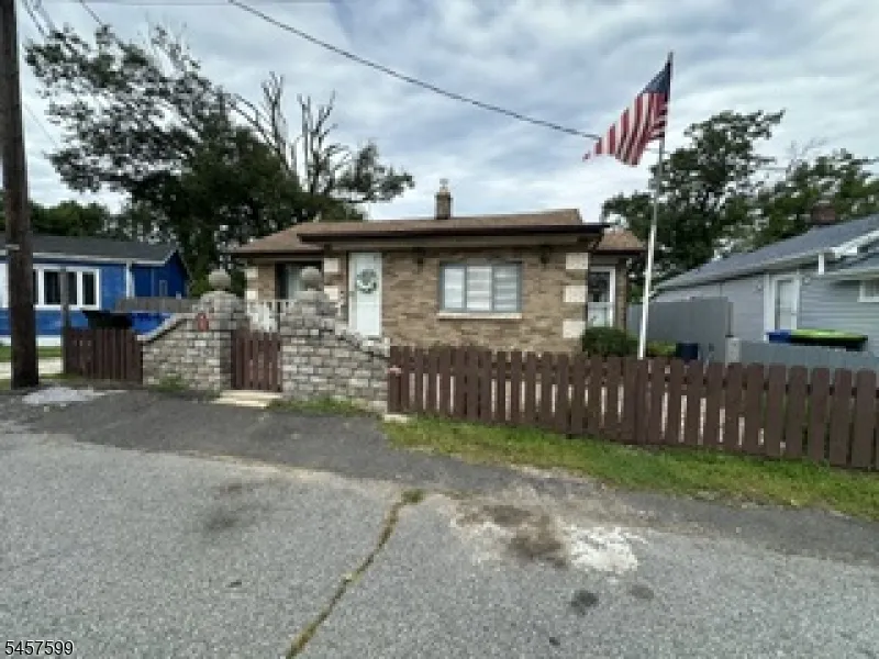 216 Hillcrest Ave Old Bridge, NJ 08879