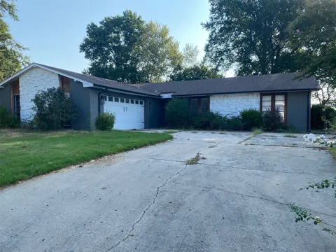 206 S Crabtree Road
