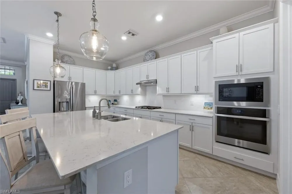 1831 Mustique Street Naples, FL 34120