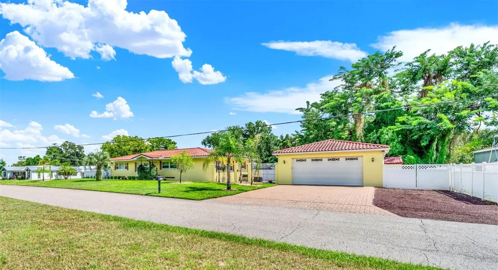 123 SUNRISE BOULEVARD Debary, FL 32713