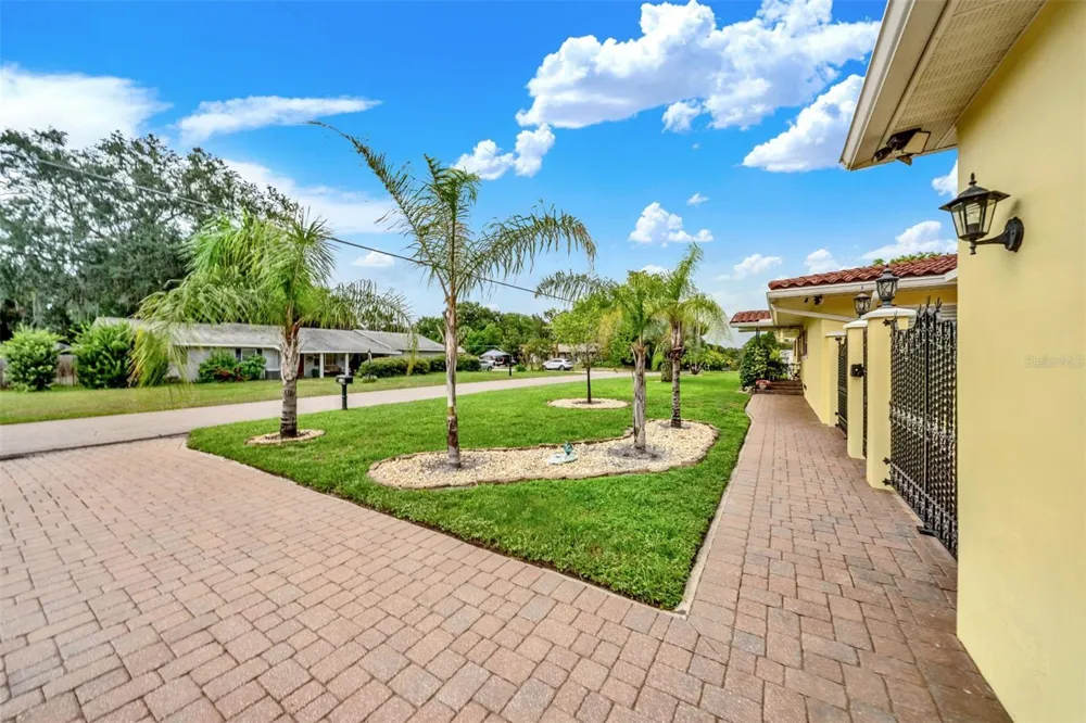 123 SUNRISE BOULEVARD Debary, FL 32713