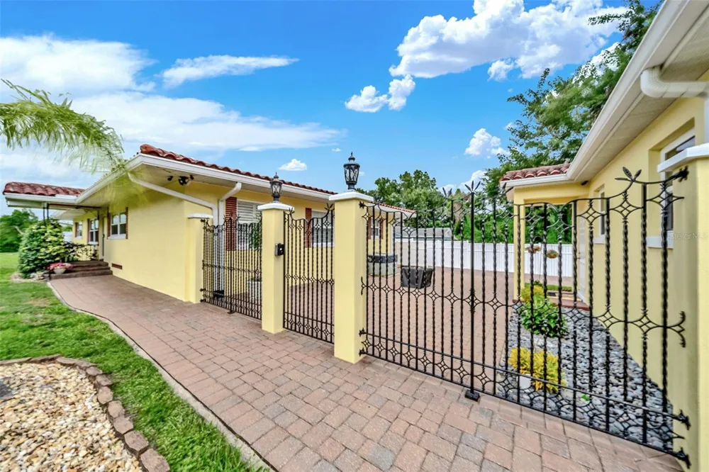 123 SUNRISE BOULEVARD Debary, FL 32713