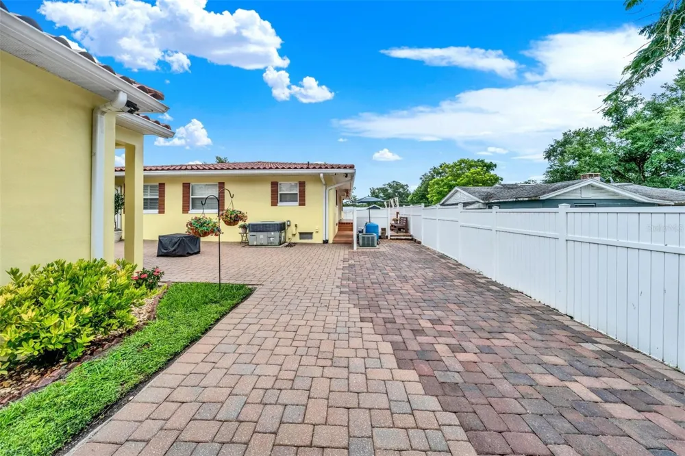 123 SUNRISE BOULEVARD Debary, FL 32713