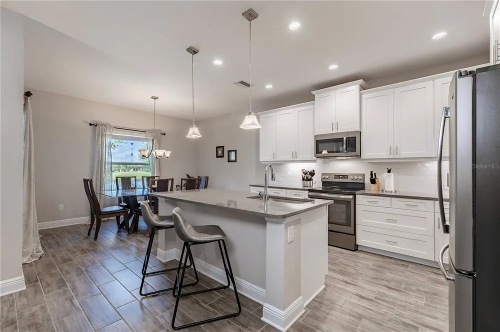 1117 THORNBURY DRIVE Parrish, FL 34219