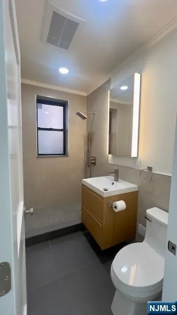 301 79th Street 403 North Bergen, NJ 07047