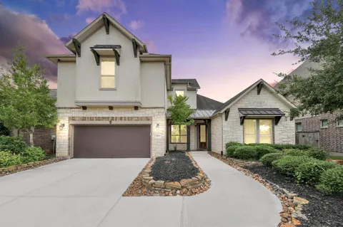 20211 Cascading Falls Boulevard