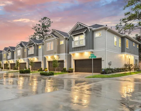 5211 Amber Sunrise Drive