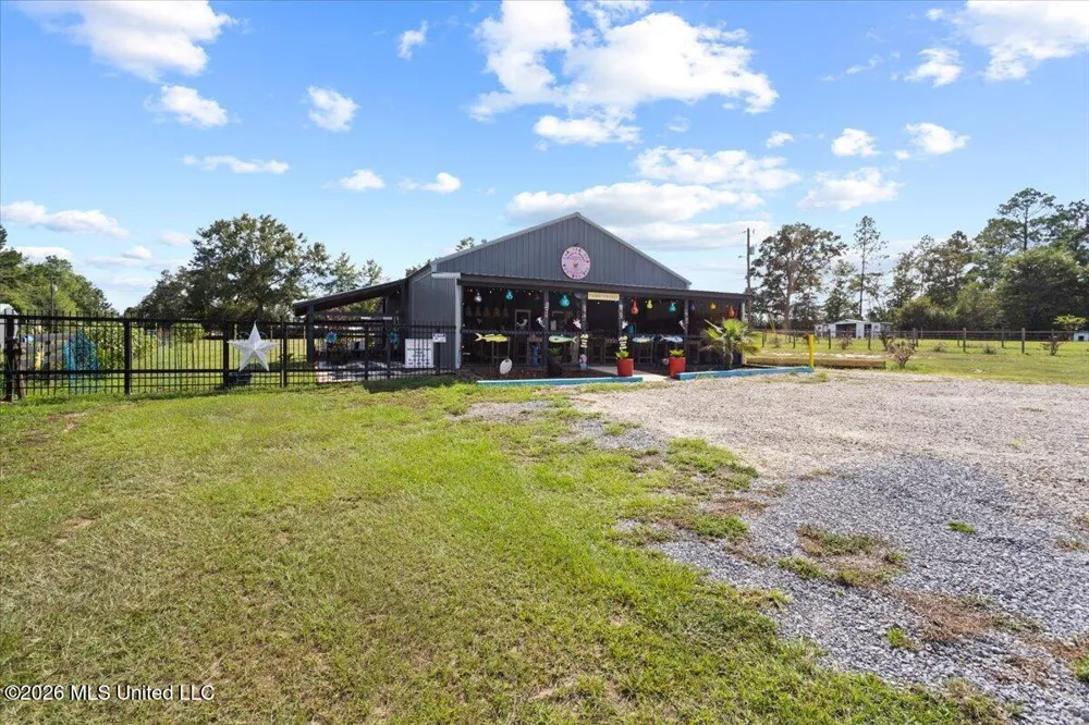 14271 U.s. 98 Lucedale, MS 39452