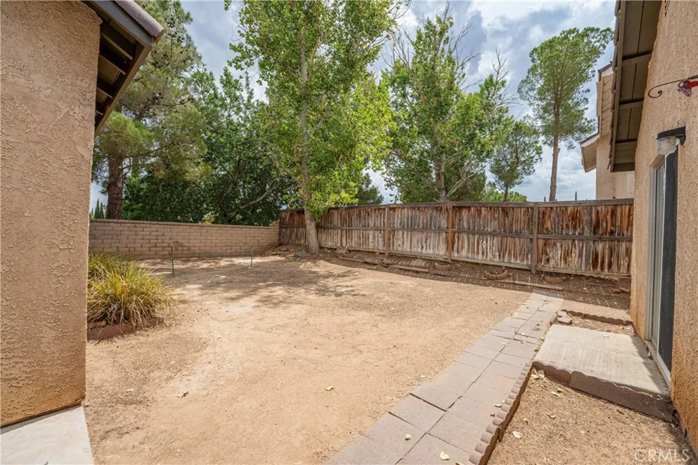 39370 Harvard Palmdale, CA 93551
