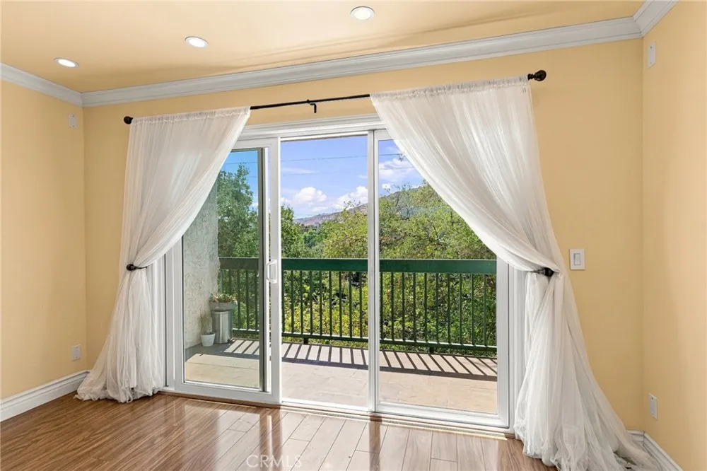 2940 Verdugo Glendale, CA 91208