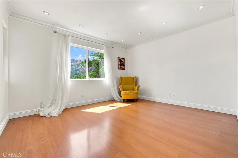 2940 Verdugo Glendale, CA 91208