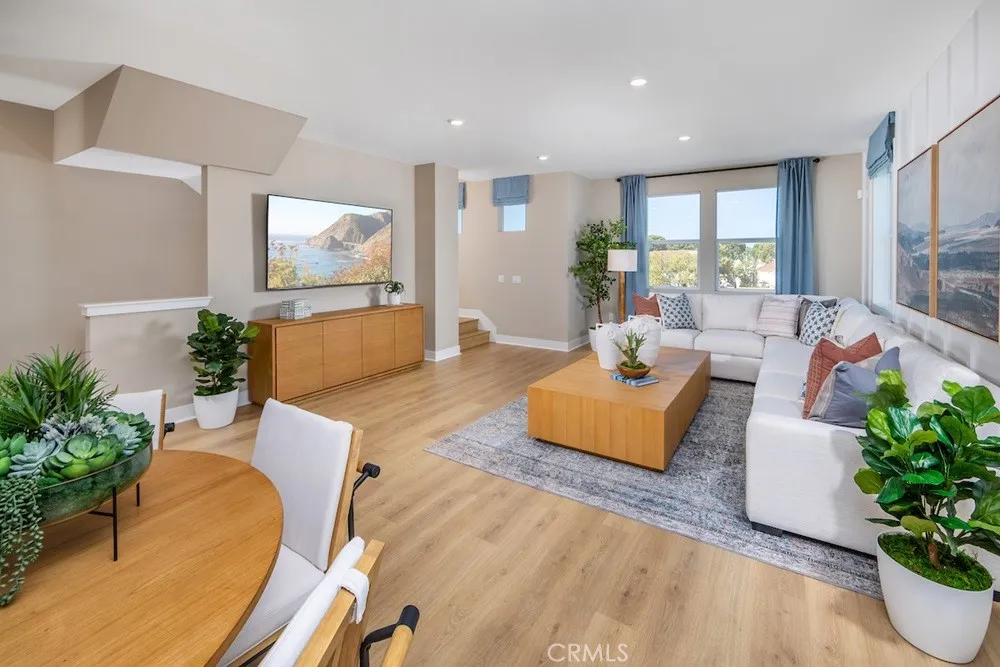 1079 E Scenic Drive Orange, CA 92867