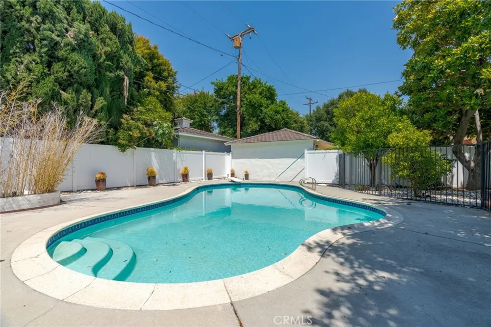 2245 E California San Marino, CA 91108