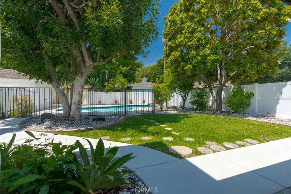 2245 E California San Marino, CA 91108