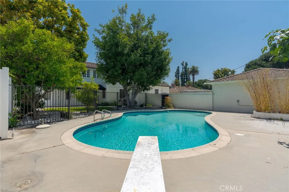 2245 E California San Marino, CA 91108