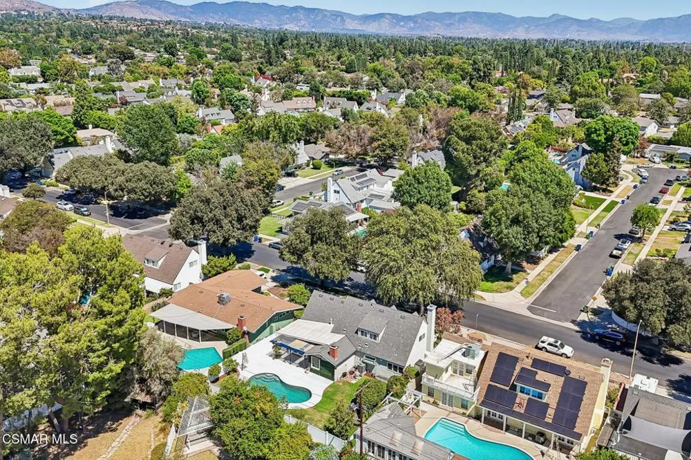 9653 Oakdale Avenue Chatsworth, CA 91311