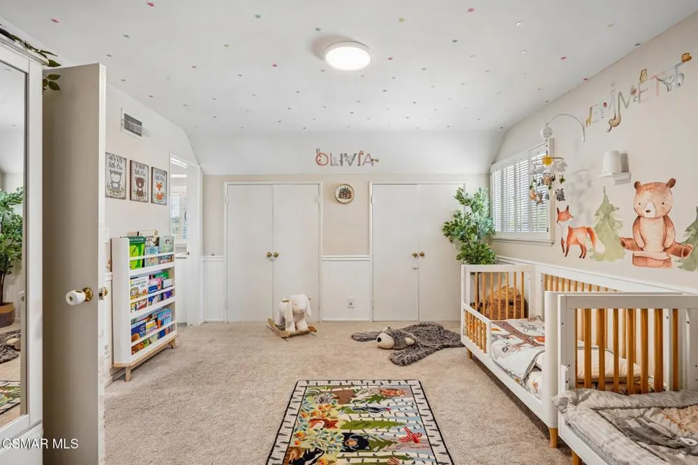 9653 Oakdale Avenue Chatsworth, CA 91311