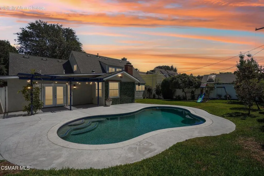 9653 Oakdale Avenue Chatsworth, CA 91311