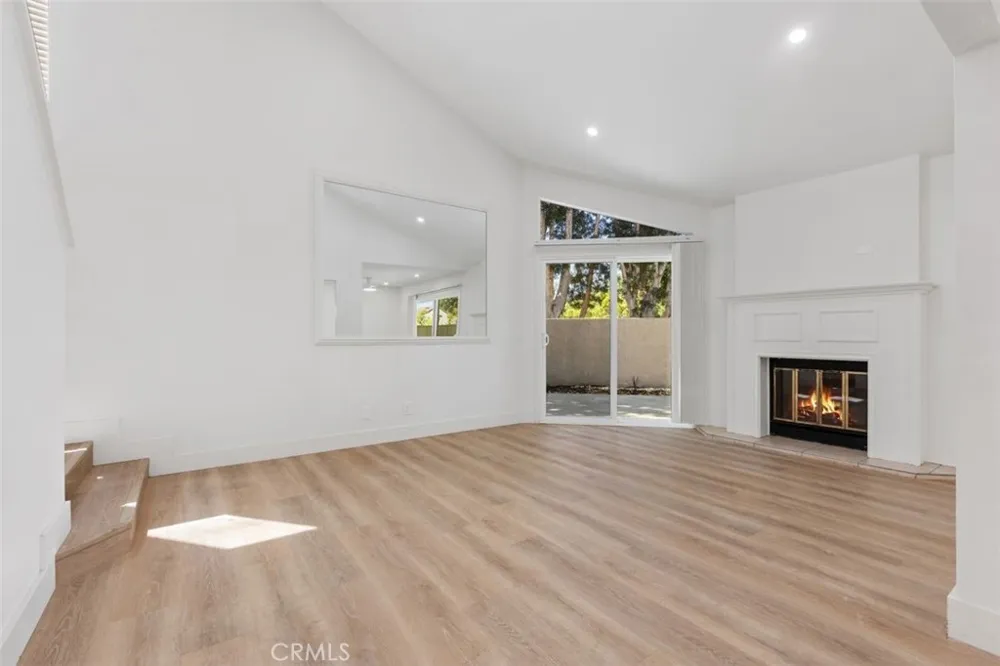 142 Stanford Court #71 Irvine, CA 92612